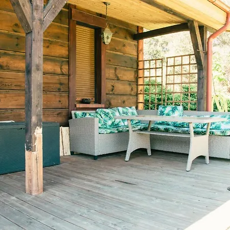 Trojmiasto Nad Jeziorem Dom -echochata Kamień