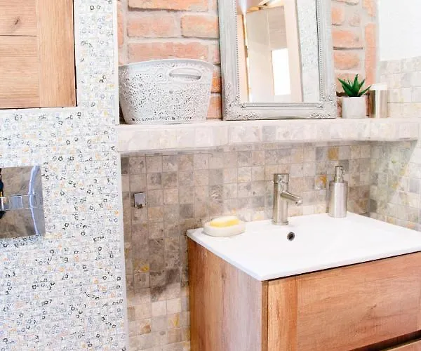 Trojmiasto Nad Jeziorem Dom -echochata Kamień